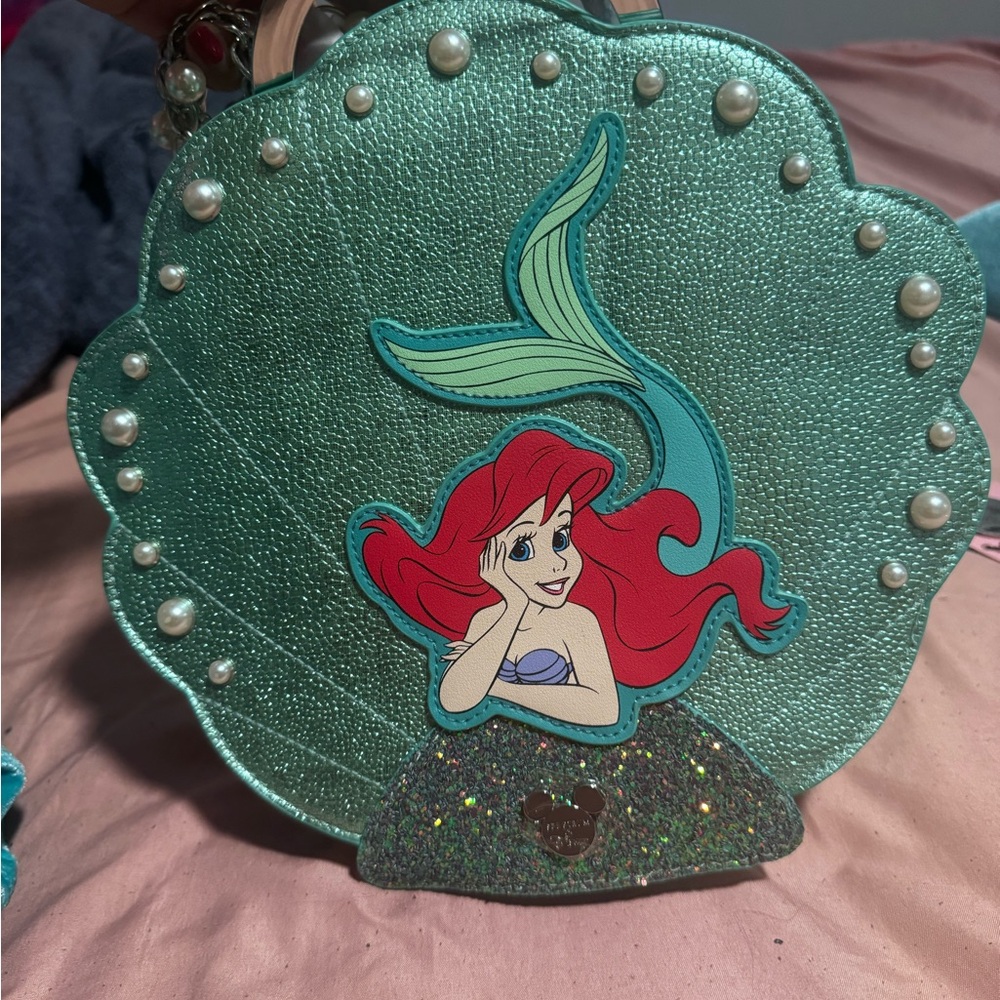 Little Mermaid Spectrum Cosmetics Collaboration Face makeup bag and brushes